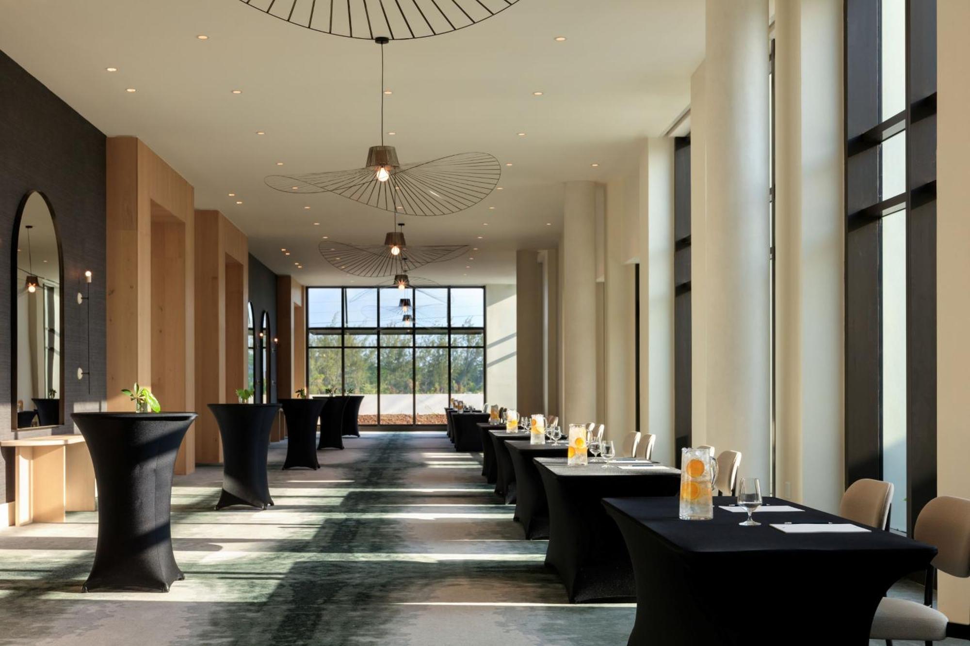 Hotel Indigo Grand Cayman By Ihg West Bay Exterior photo