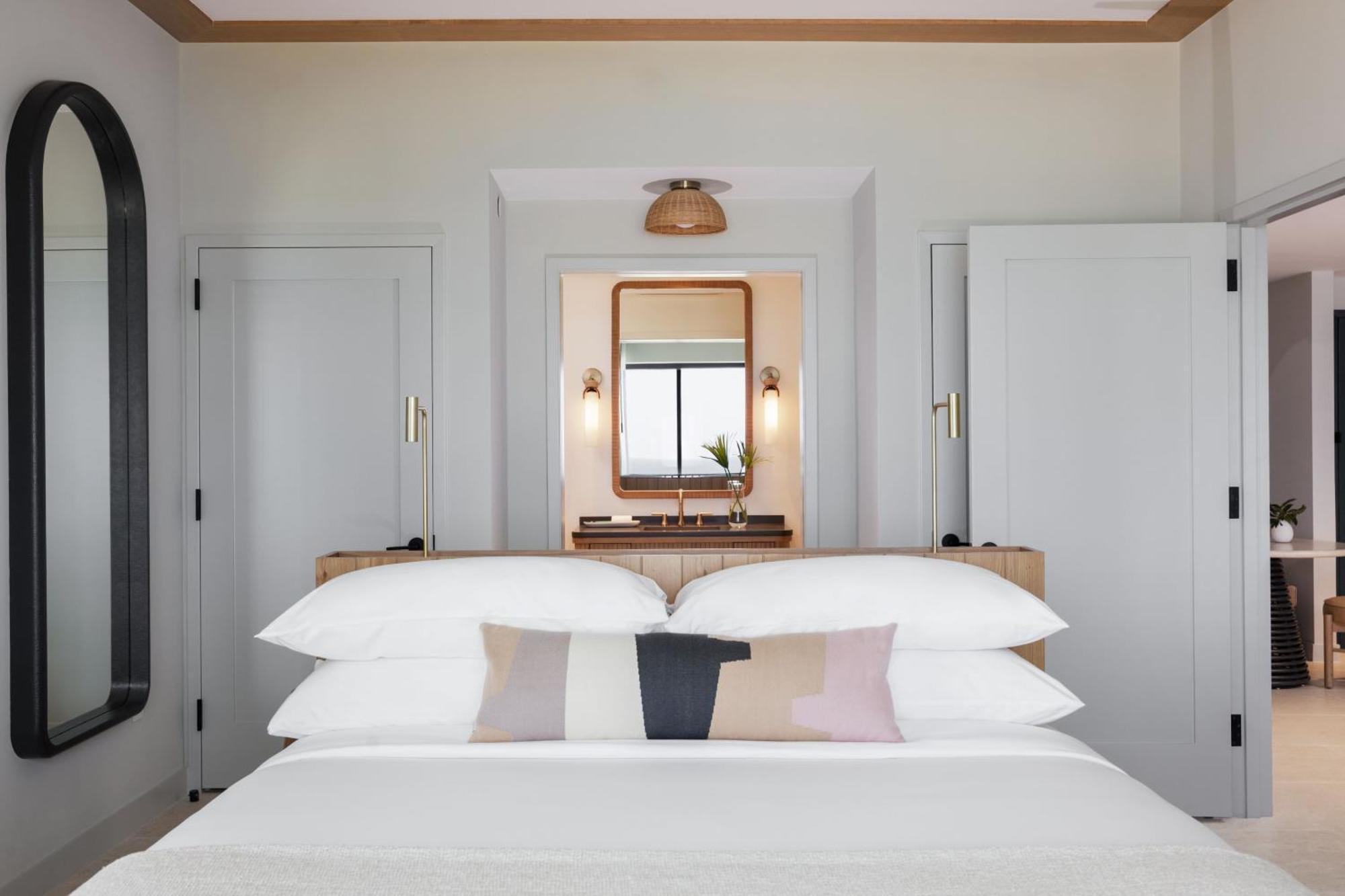 Hotel Indigo Grand Cayman By Ihg West Bay Exterior photo